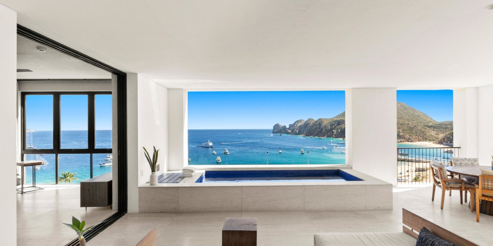 Plunge pool with a view of the arch